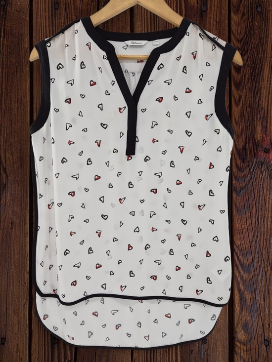 Reitmans Tops - Reitmans Women's White Heart Print XS Sleeveless Blouse Black Trim Romantic Top
